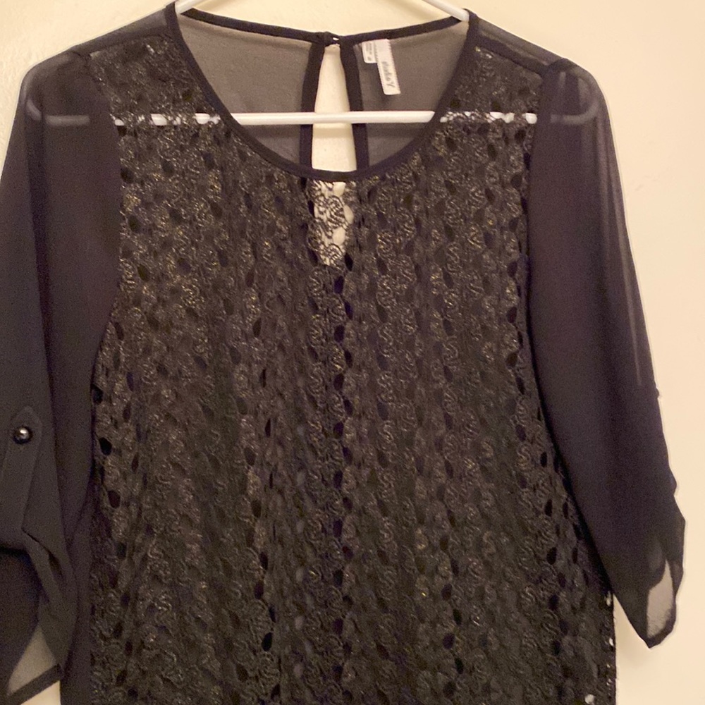 studio Y Blouse. EUC. Sz S.